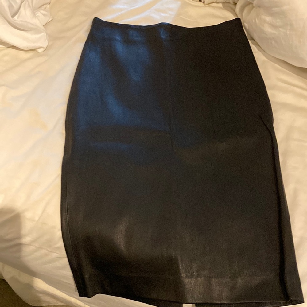 NWOT Theory pencil skinny skirt size 2